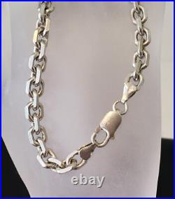A Stunning 925 Silver Chain Link Heart Bracelet