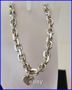 A Stunning 925 Silver Chain Link Heart Bracelet