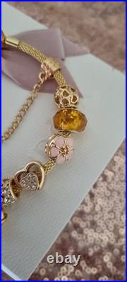 Genuine Pandora Bracelet Bangle Gold Signature Clasp+ Gold Charms 20 cm + Box Genuine Pandora Bracelet Bangle Gold Signature Clasp+ Gold Charms 20 cm + Box