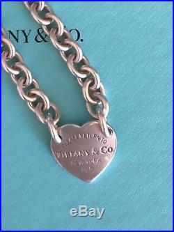 Return To Tiffany & Co. Sterling Silver Center Heart Tag Charm Bracelet 7 Long
