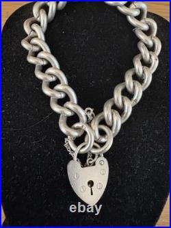 Superb vintage sterling silver 925 charm bracelet Hallmarked