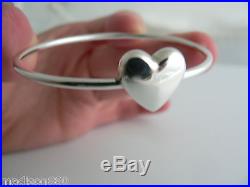 Tiffany & Co Silver Puff Puffy Puffed Heart Charm Wire Bangle Bracelet Rare