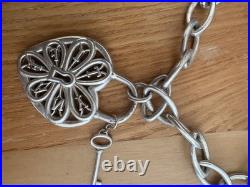 Tiffany & Co. Very RARE Silver Filigree Heart Key charm 7.5 oval link Bracelet